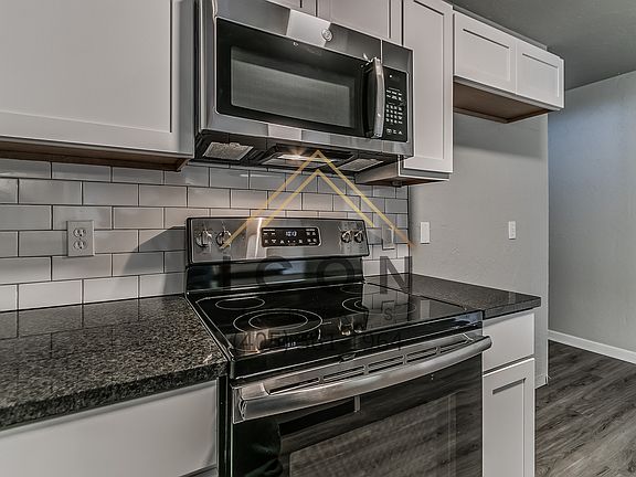 5th image of 7411 Kings Manor Ct #1
