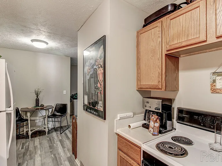 Southdale Square Apartments — Photo 23