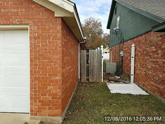 2nd image of 4013 SW Rolling Hills Dr