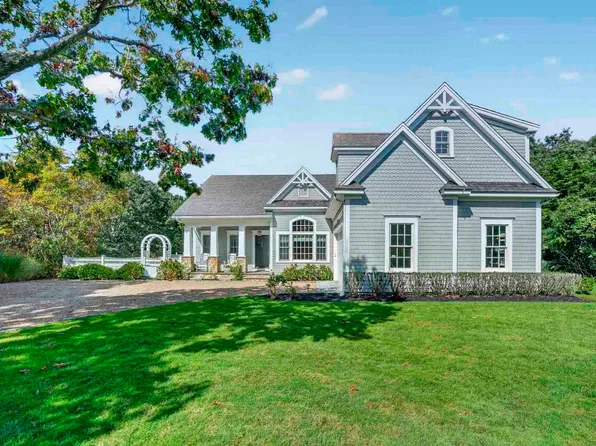 26 Pulpit Ln, Edgartown, MA 02539