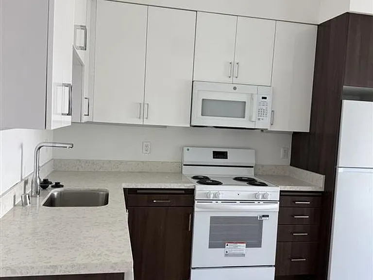 Maya Apartments at 535 Kingsley Dr in Los Angeles — Photo 78