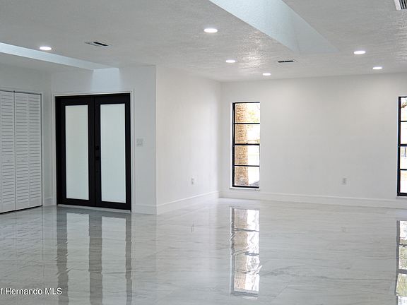 4th image of 7984 Floral Dr