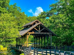 2215 Viewcrest Ln, Knoxville, TN 37932