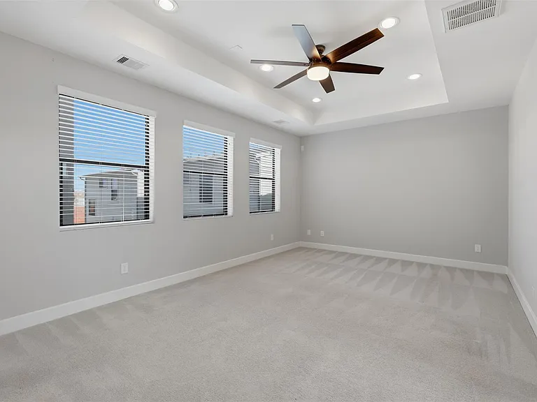 2403 Everett St #A — Photo 13