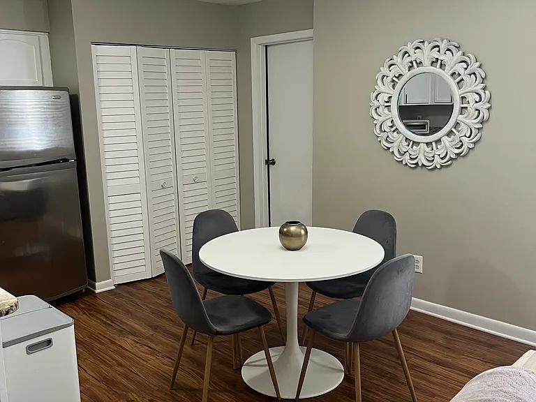111 Brookberry Cir — Photo 8