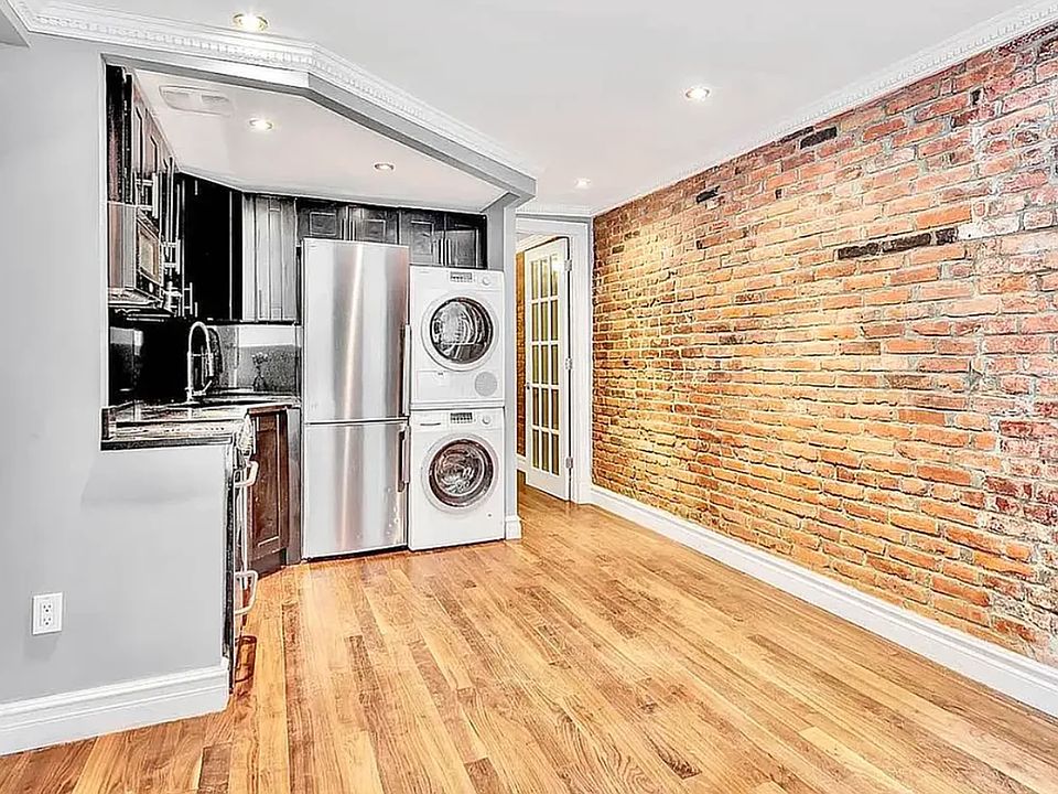 2nd image of 218 Avenue A #1FS