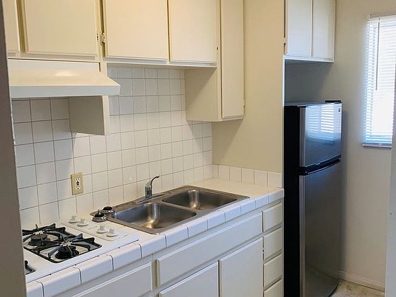 3rd image of 178 S K St APT C