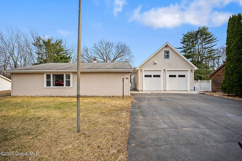 3rd image of 26 Cottage Lane