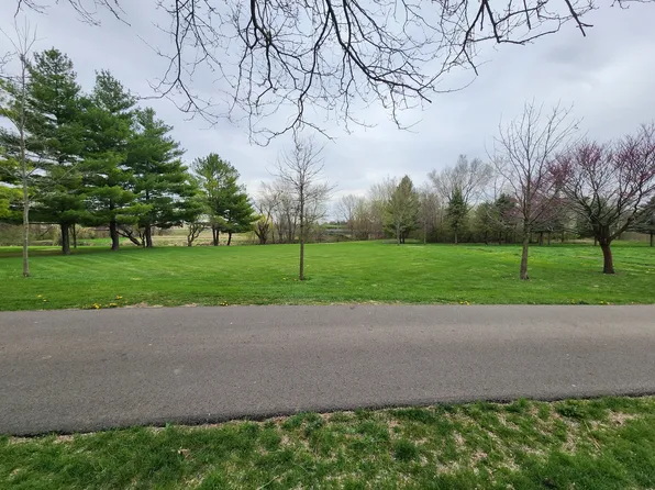 1010 E Elm Ln, Fairbury, IL 61739