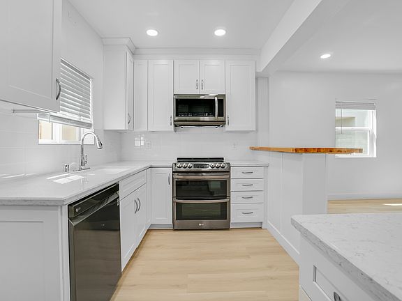 5th image of 1904 Vanderbilt Ln