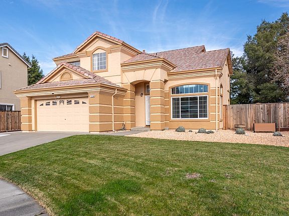 3rd image of 1656 Hazelwood Court
