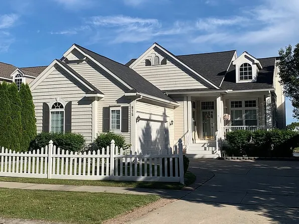 975 Watersedge Ct, Oxford, MI 48371