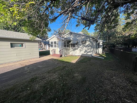 4th image of 109 N Josephine Ave