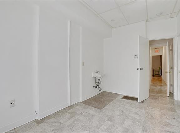 2nd image of 212 Palisade Ave APT 1R