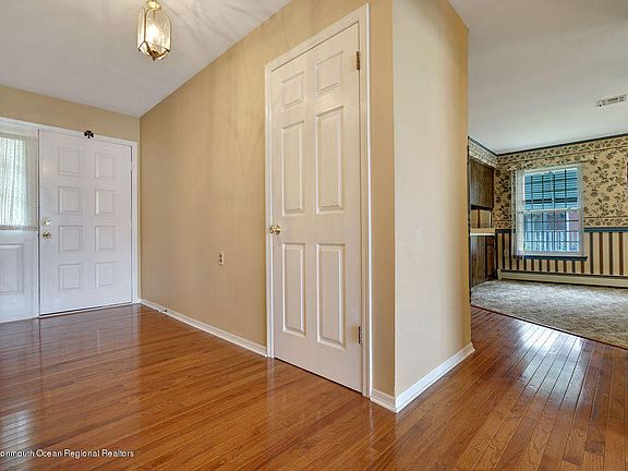 4th image of 134 San Carlos St