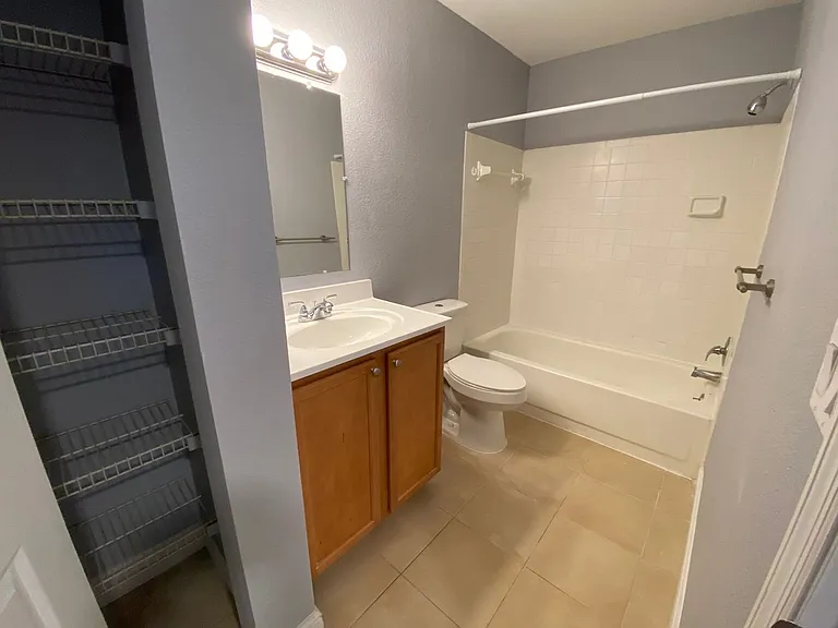 305 Lake Parsons Grn #101 — Photo 9