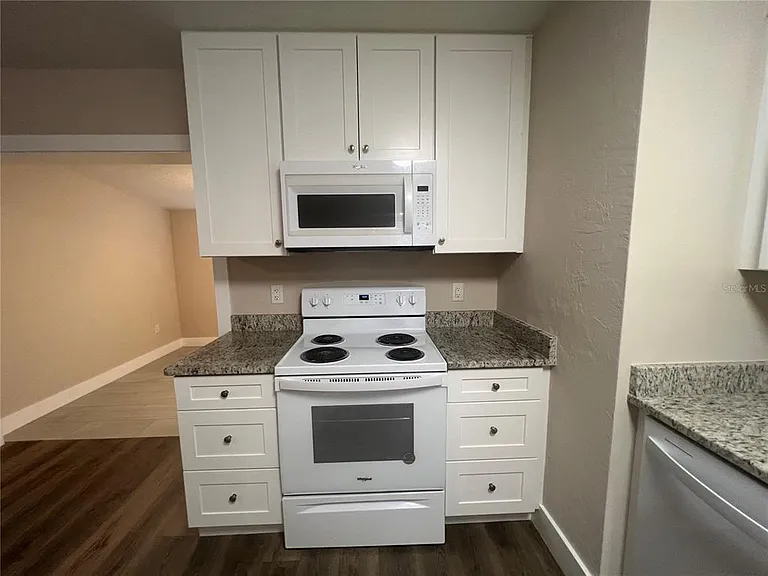 2472 Picnic St — Photo 7