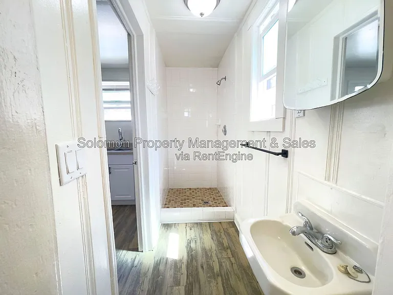 143 1/2 S Myers St — Photo 8