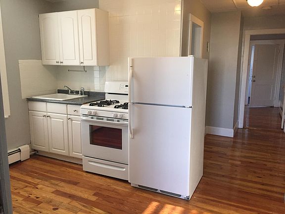 3rd image of 6 Littles Ln APT 33