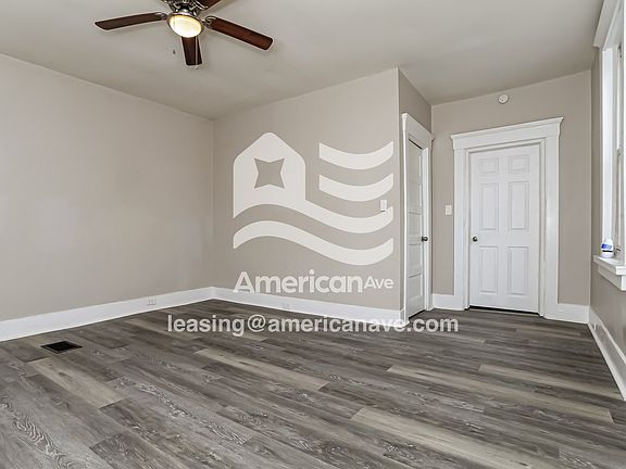 88400_004_wm_-_living_room_13533518.jpg