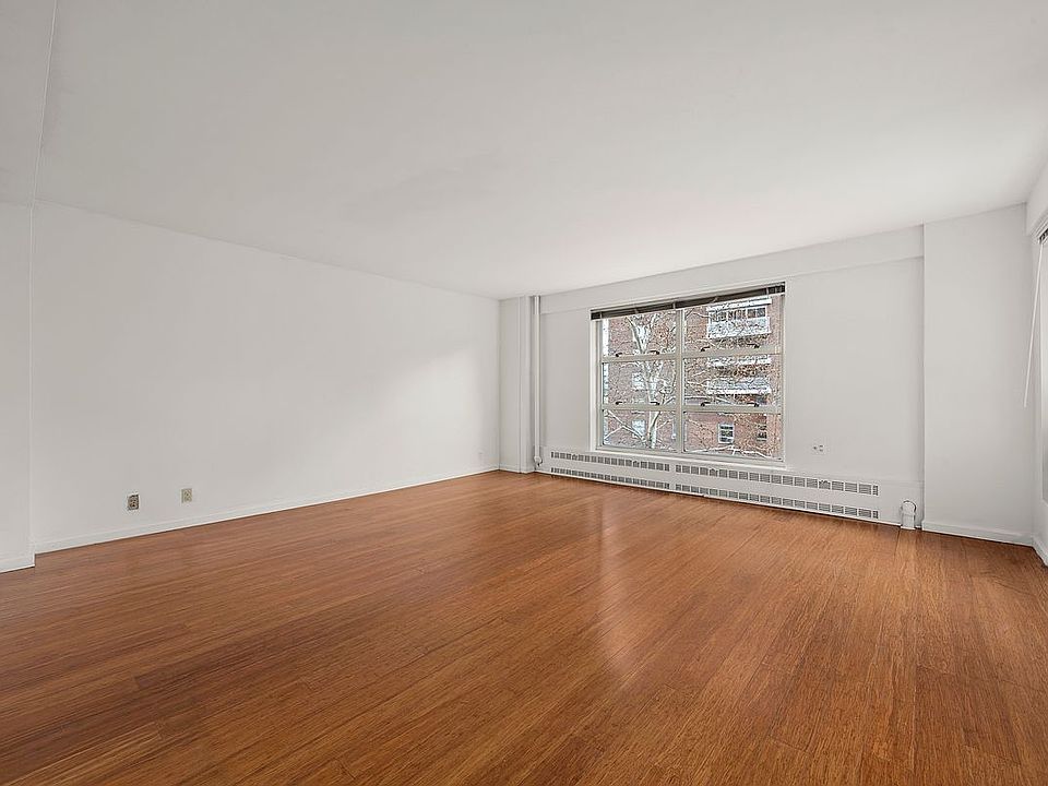 1st image of 90 La Salle St APT 5E