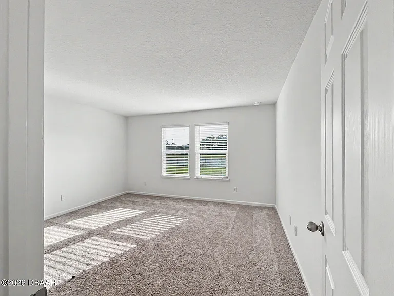 55 Signet Cir — Photo 4