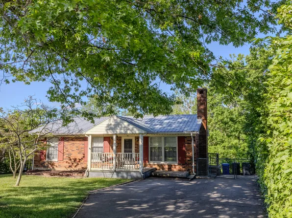 411 Lancelot Ln, Lexington, KY 40517