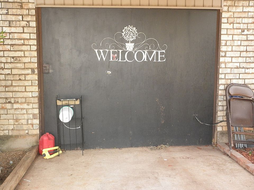 2nd image of 809 N 3rd St