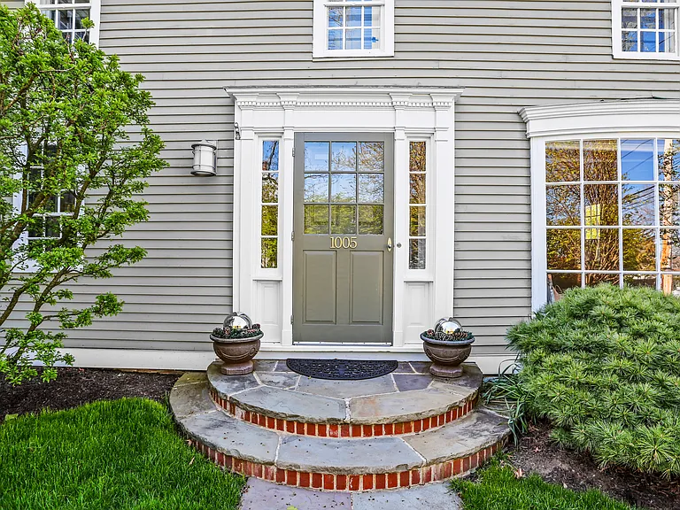 1005 Old Post Rd — Photo 4