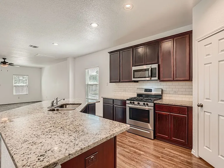 15111 Pandion Dr — Photo 9