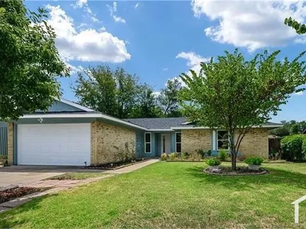 313 E Springdale Ln, Grand Prairie, TX 75052