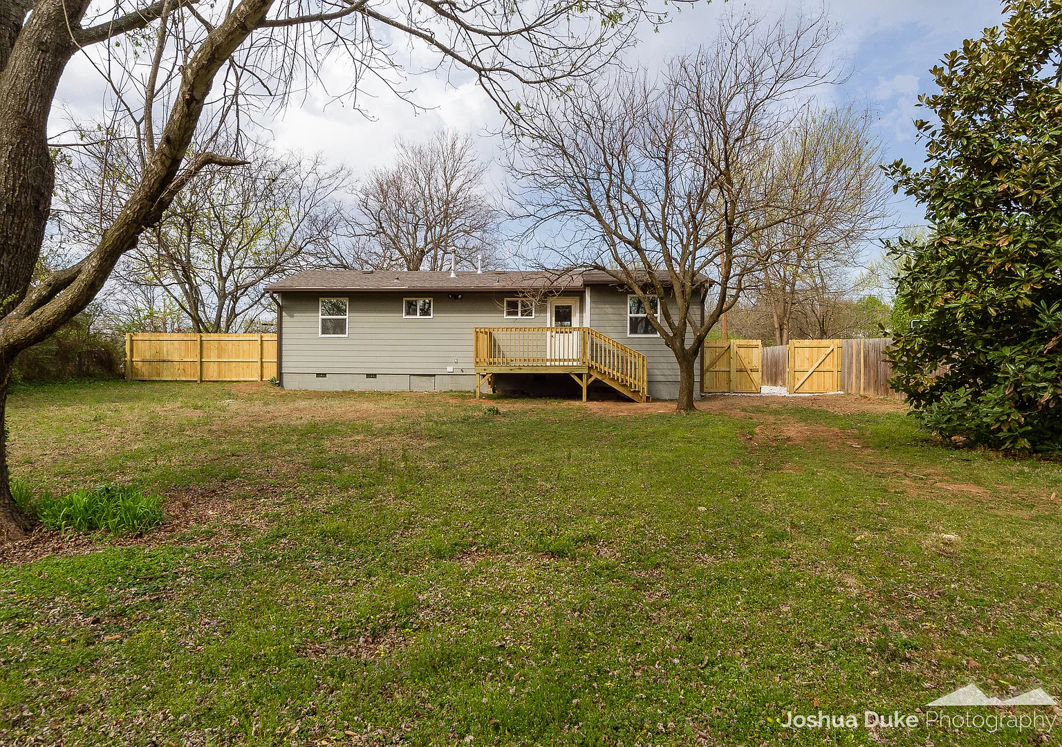 Pre-Leasing 8/10/27 Modern Style Home Minutes From Campus And Downtown Fayetteville — Photo 3