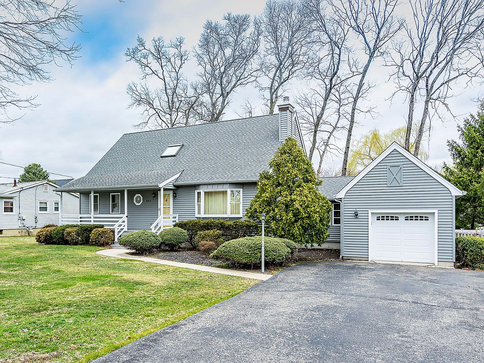 1st image of 682 Longview Dr