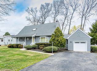 682 Longview Dr, Toms River, NJ 08753