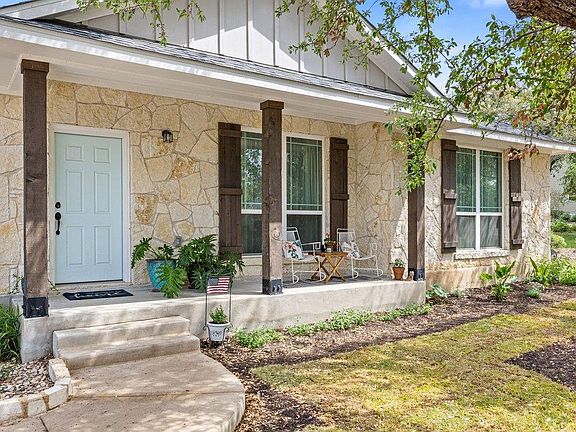4th image of 103 Leaning Oak Cir