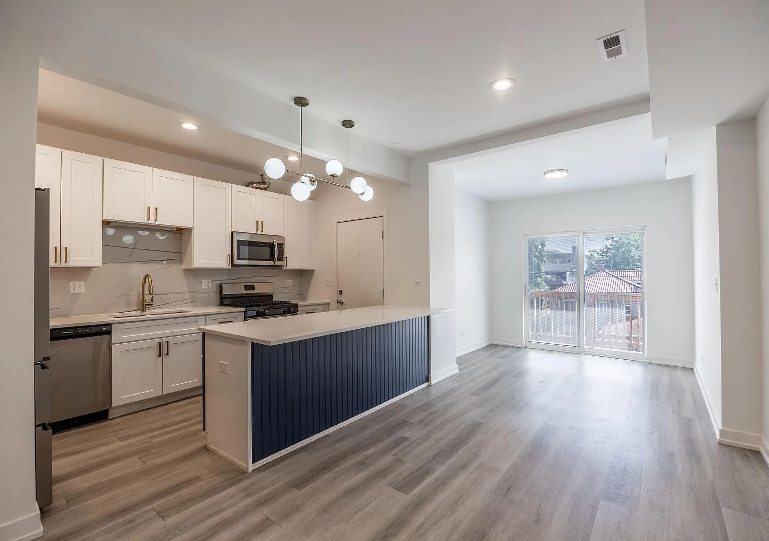 4937 North Saint Louis Avenue #2S — Photo 1