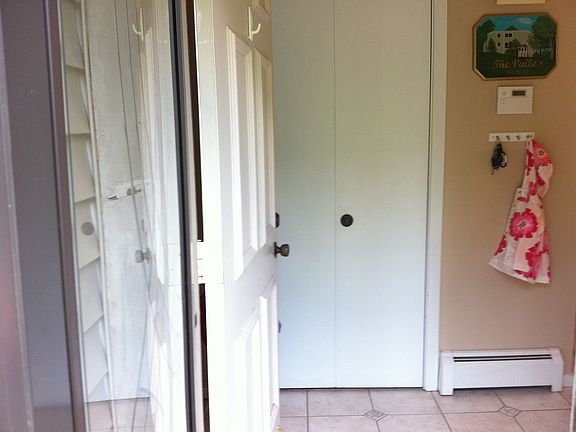 4th image of 30 Beecher Ln