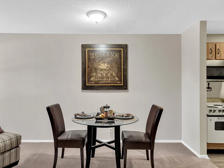 Sunlake Apartments — Photo 41