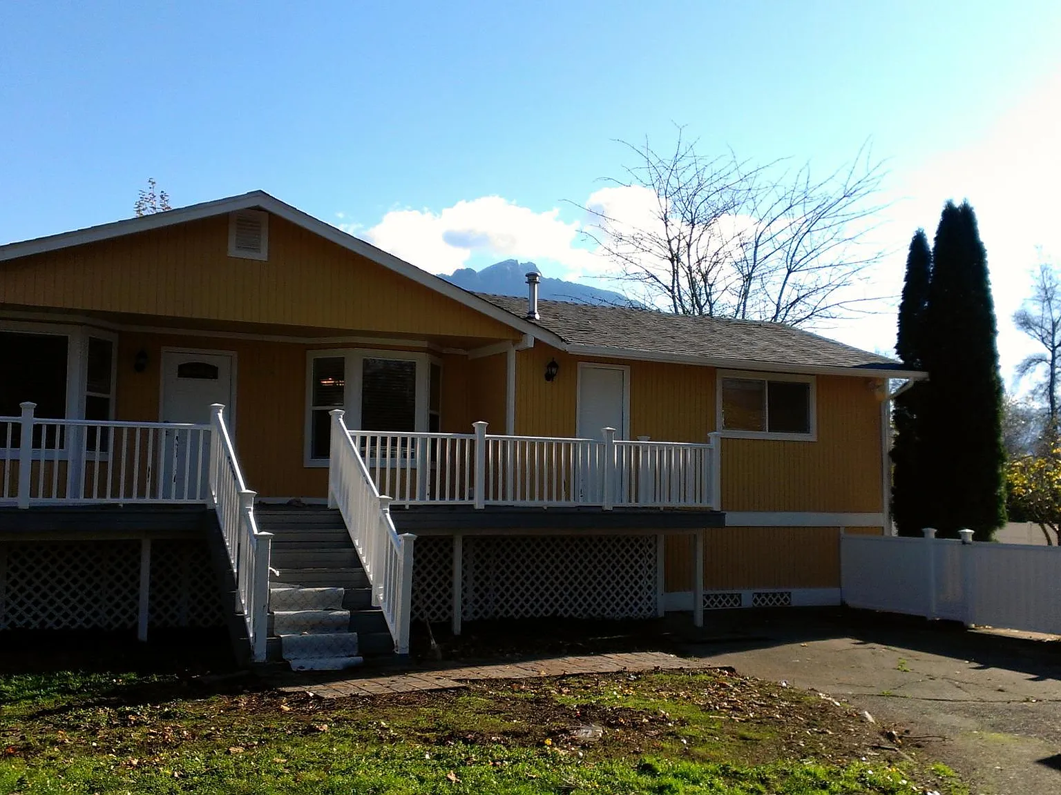 4 bed, 2.5 bath, 1700 sqft, $3,350 — Photo 2