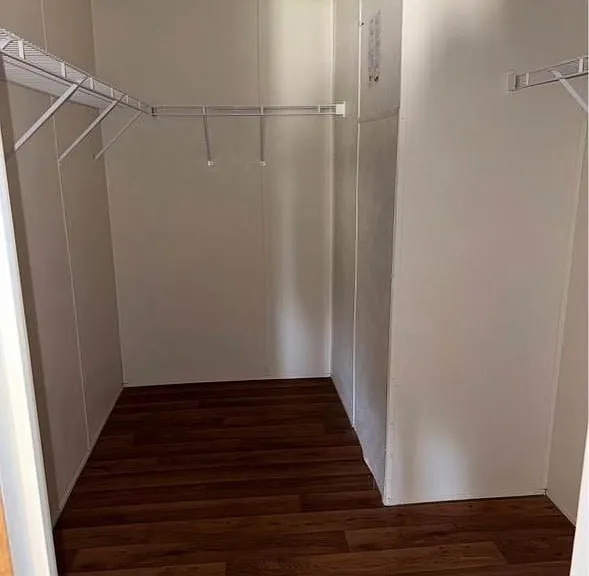 545 S Apricot Ave — Photo 12