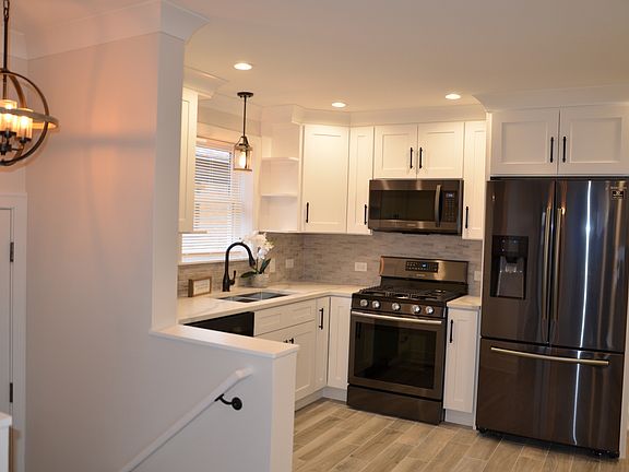 4th image of 5820 S Oak Park Ave