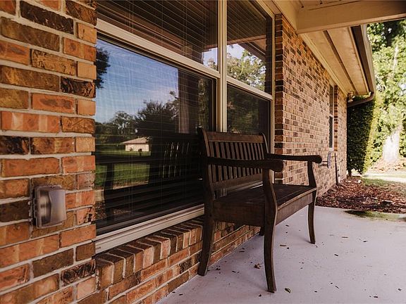 3rd image of 9600 AMBLESIDE DRIVE