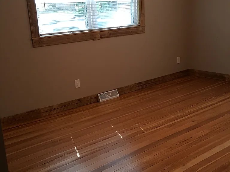 313 W Walnut St — Photo 6