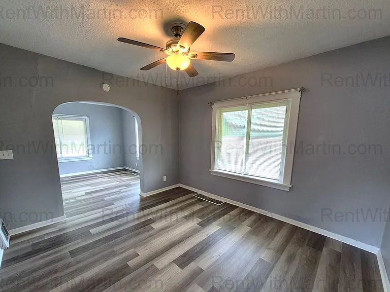 310 N Frederick Ave — Photo 5