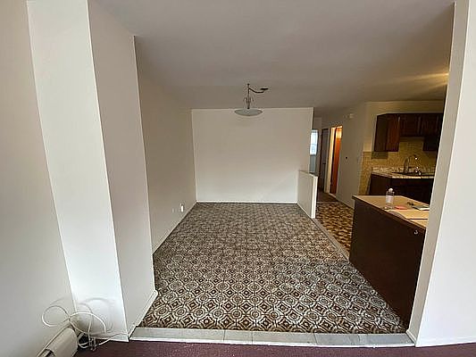 5th image of 25-21 33rd St #2B