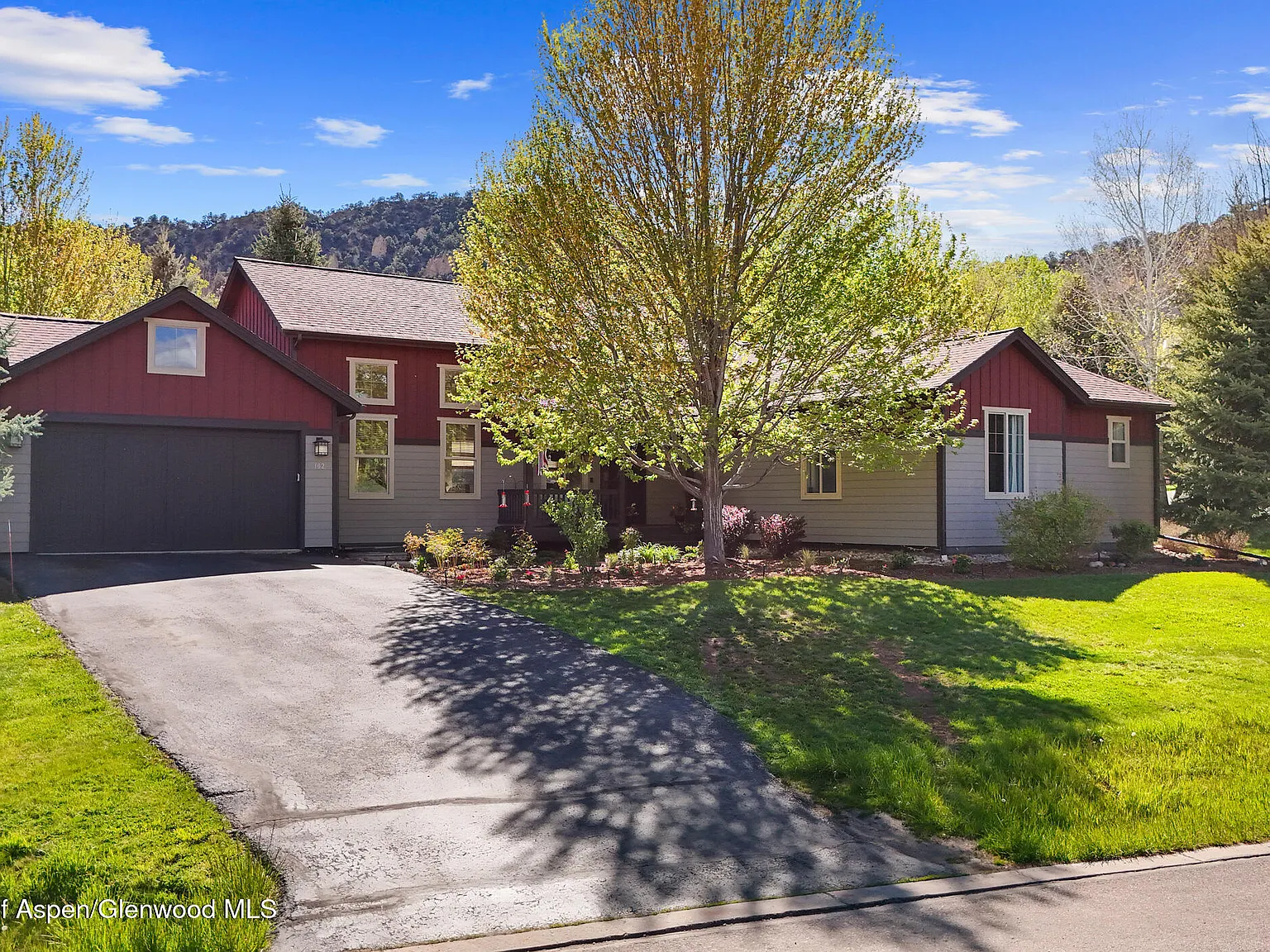5 bed, 3.5 bath, 4064 sqft, $7,000 — Photo 2