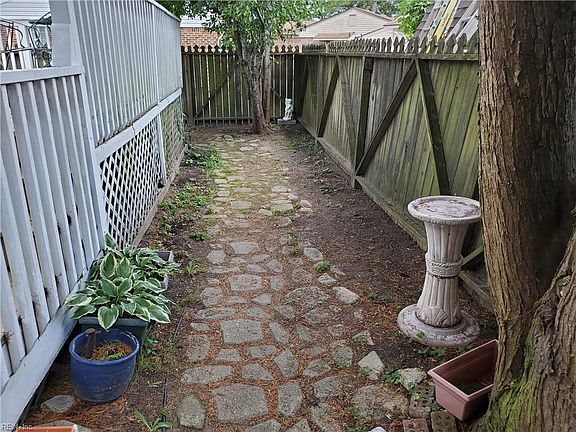 4th image of 964 Aspen Dr