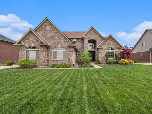 32097 Bondie Dr, Rockwood, MI 48173