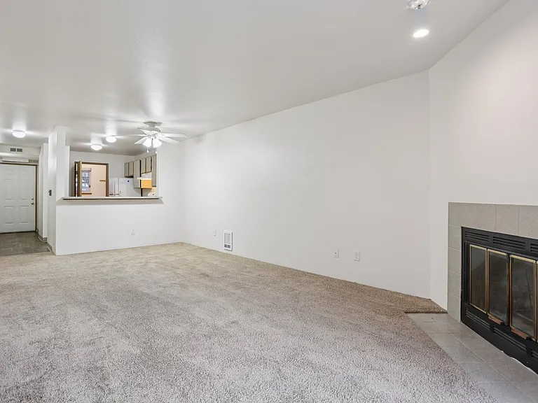 Poplar Lane Apartments — Photo 40
