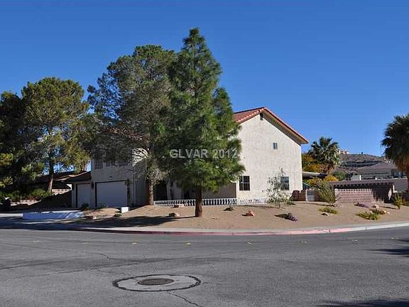 2nd image of 1555 Sandra Dr